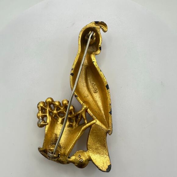 Coro 1940s vintage gold plated red enamel rhinestones faux pearl parrot brooch - Picture 6 of 8